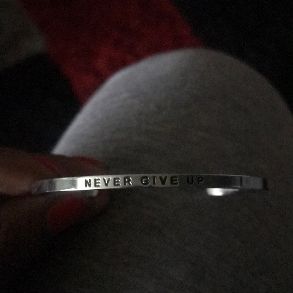 Bracelets - Picture 3 of 8